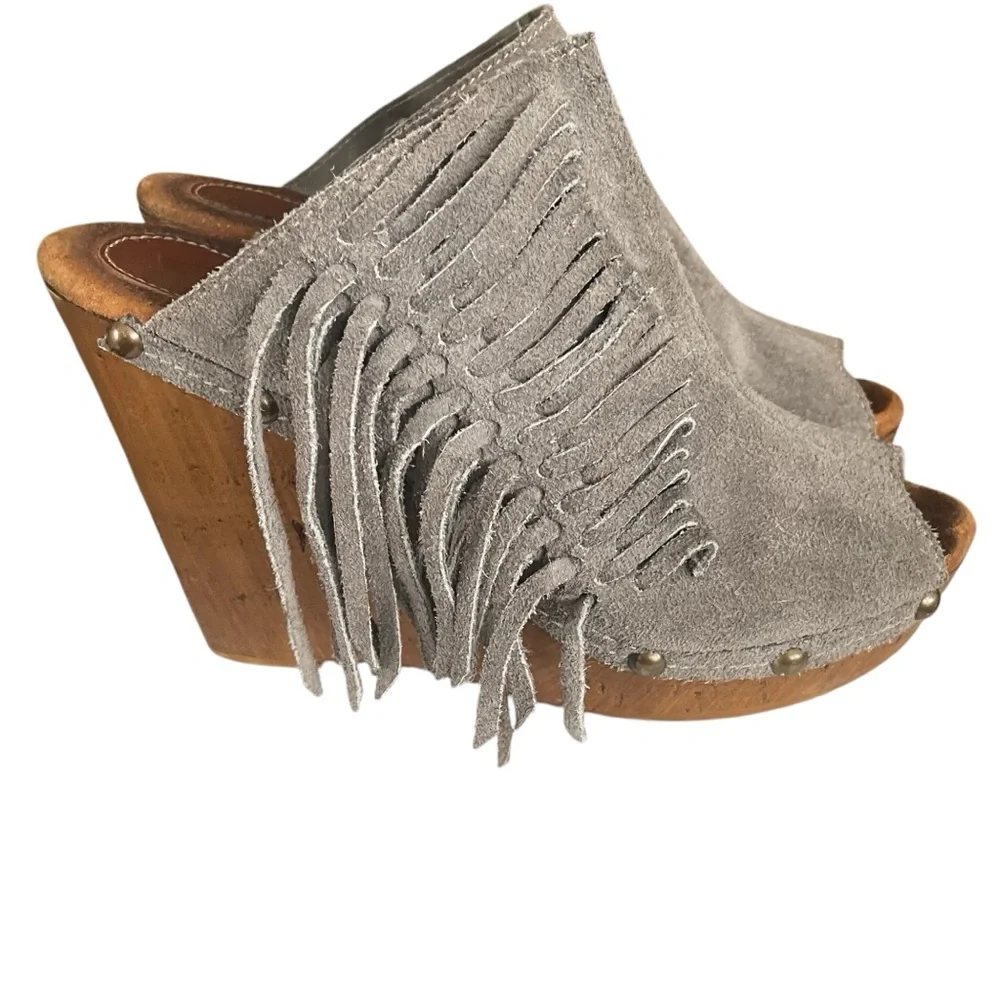 SBICCA Anthropologie Pitch Wedge Mules Heel Size 10 Women's Gray Suede Fringe - Picture 2 of 14